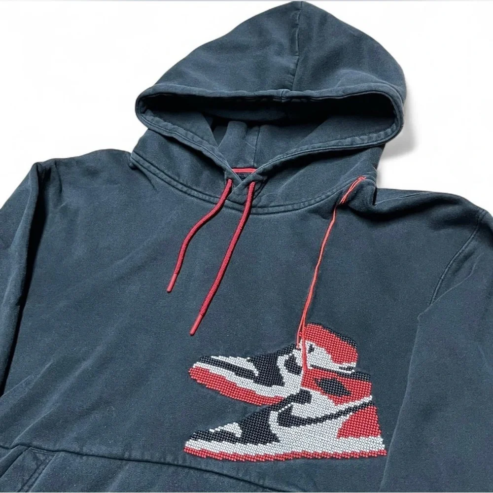 Air Jordan Men’s Black Hoodie With embroidered Nike Shoes Size Small